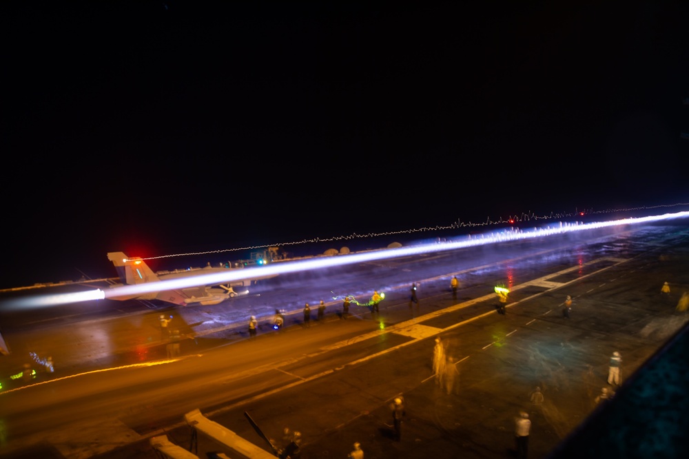 USS Carl Vinson (CVN 70) Conducts Night-Time Flight Operations