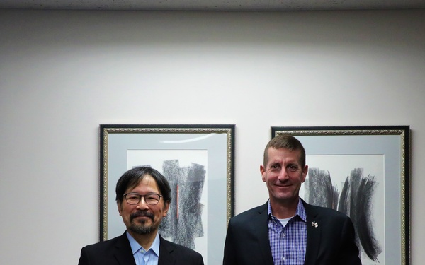 USARJ commander visits U.S. Consulate General in Sapporo