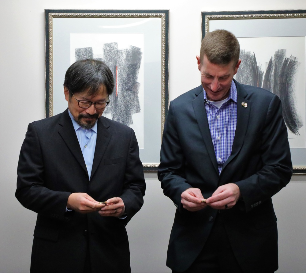USARJ commander visits U.S. Consulate General in Sapporo