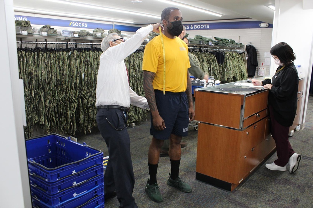 NEX Atsugi assists newly selected Chief Petty Officers with their new uniforms