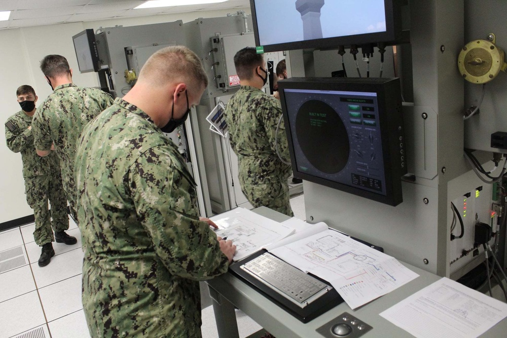 Electronics Technician (ET) &quot;A&quot; School at Center for Surface Combat Systems Unit Great Lakes Radar Lab