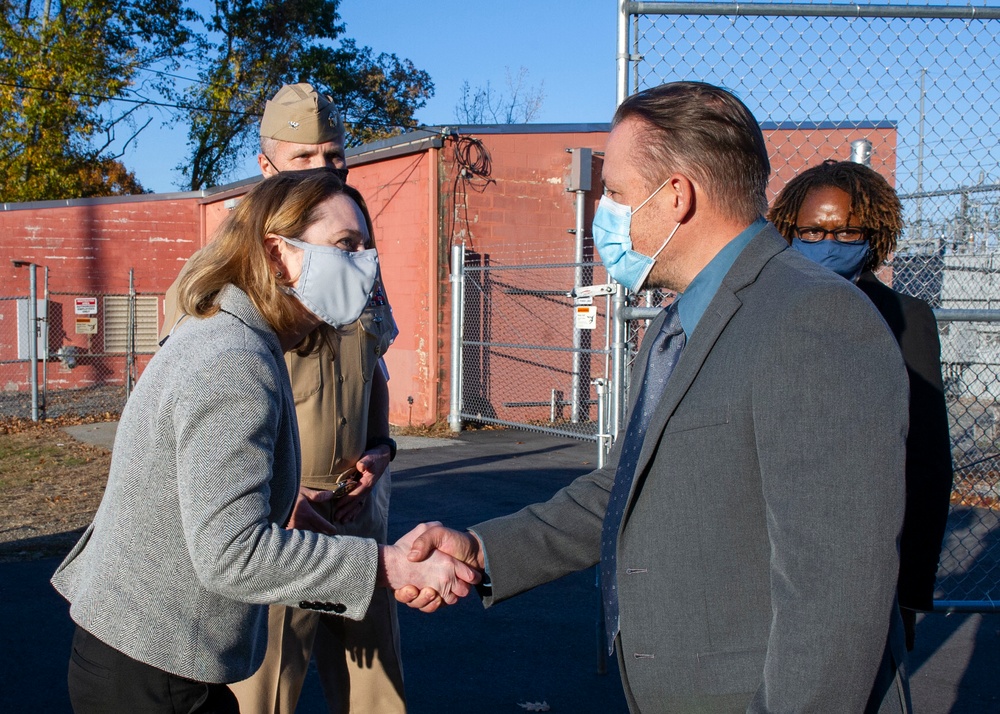 DVIDS - Images - Deputy Secretary of Defense Tours SUBASE New London ...