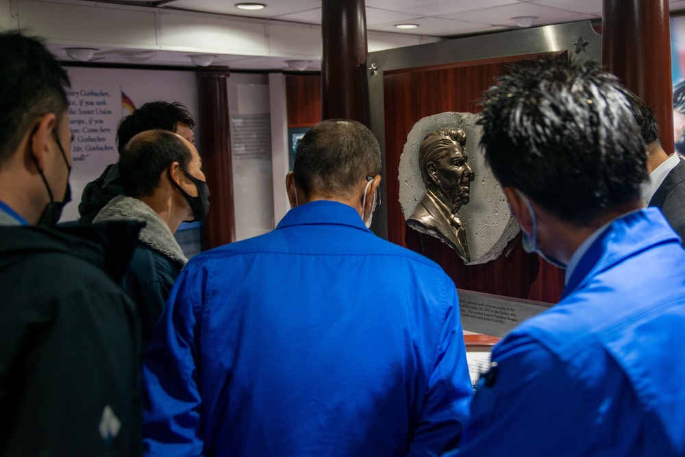 USS Ronald Reagan (CVN 76) Hosts Tour for Local Government