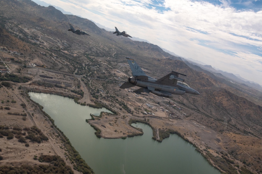 Luke AFB F-16s flyover 2021 NASCAR Cup Series Championship