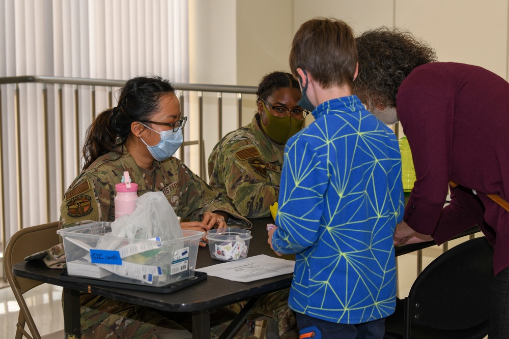 Yokota administers pediatric COVID-19 vaccine