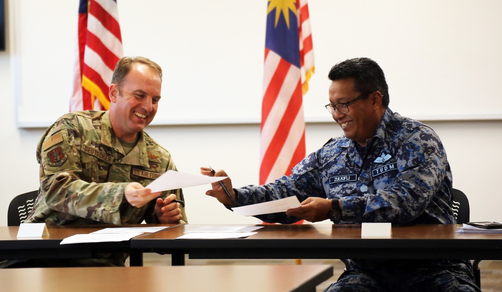 Washington Air National Guard and Royal Malaysian Air Force move forward together during 4th Airmen to Airmen talks