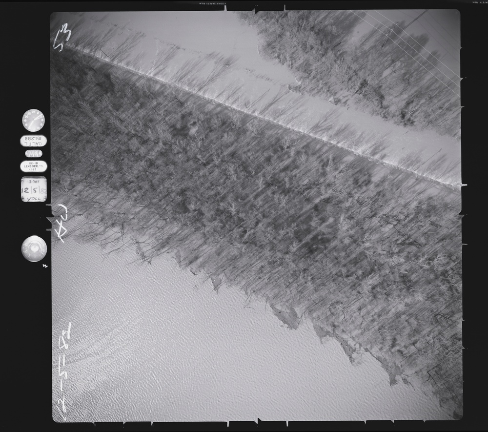 083280.084 - Big Island Mapping -- Barge Pileup @ Dam 2 -- Jacksonport Flood -- Black River Flooding -- Crystal Hill Tornado -- Lock &amp; Dam Highwater.332.1