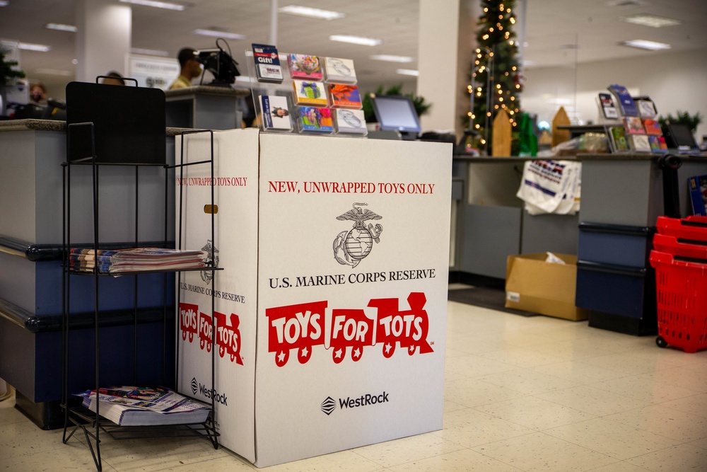 The Marine Corps Air Station (MCAS) Cherry Point community is giving back this holiday season.
