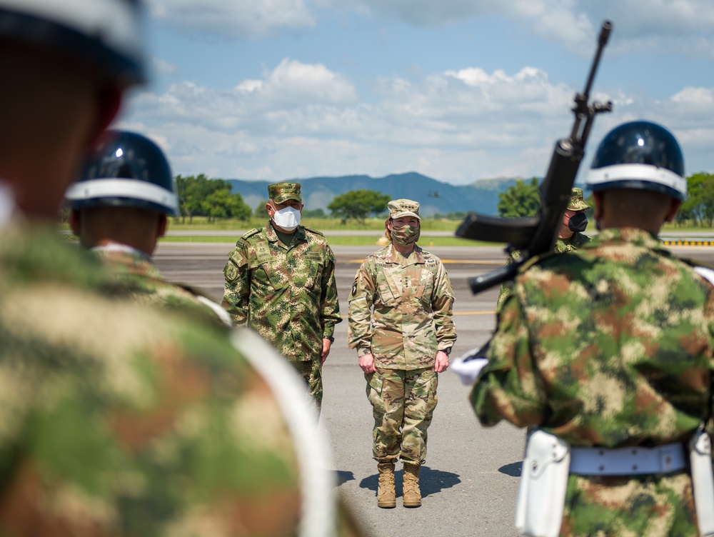 SOUTHCOM Commander Visits Colombia