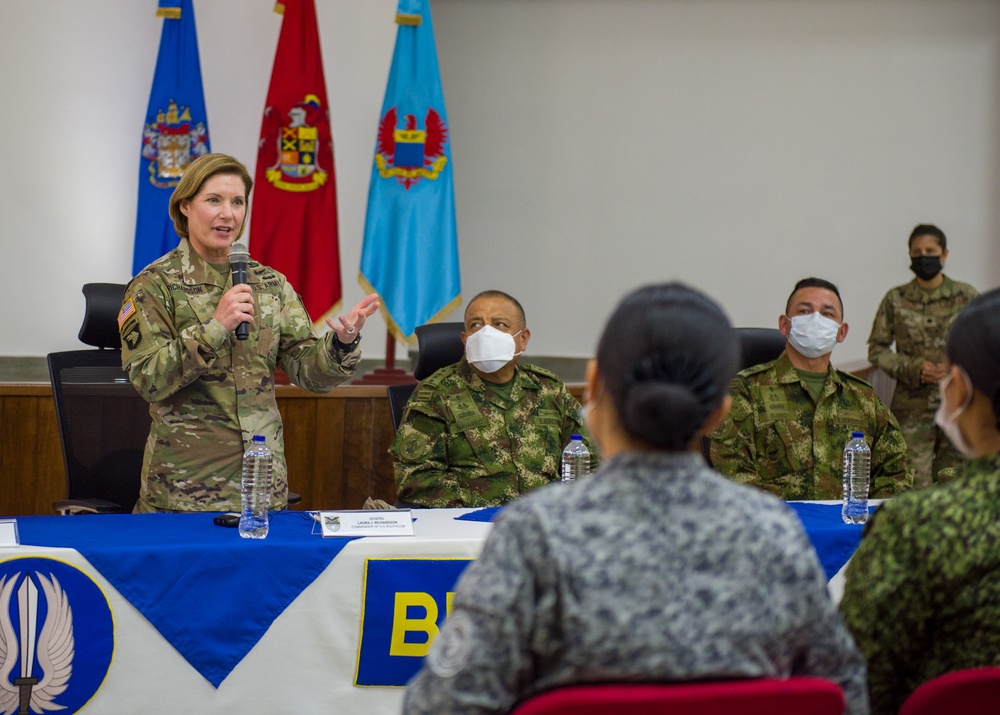 SOUTHCOM Commander Visits Colombia