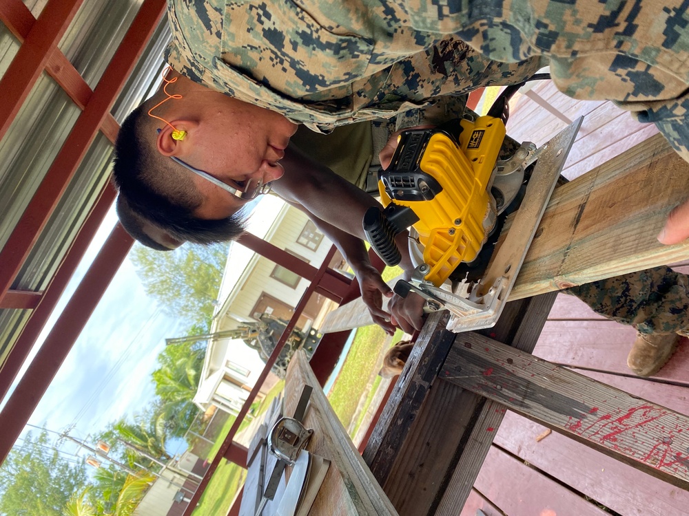 7th Engineer Support Battalion Marines Work with Navy Seabees