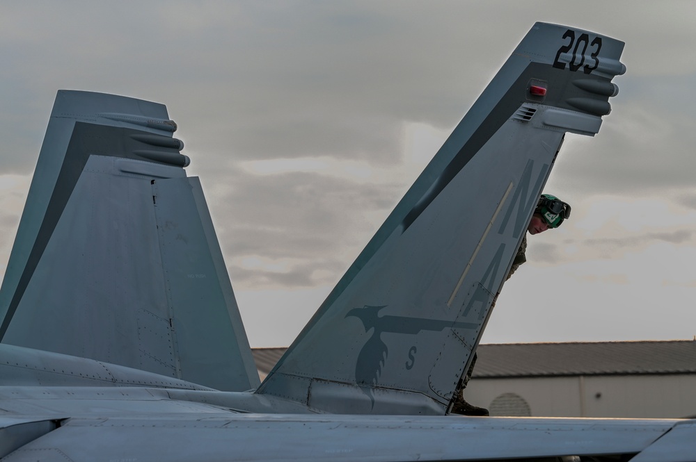 Lemoore F/A-18s Arrive at Tyndall for WSEP