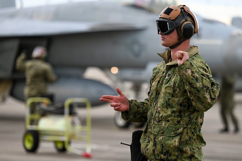 Lemoore F/A-18s Arrive at Tyndall for WSEP