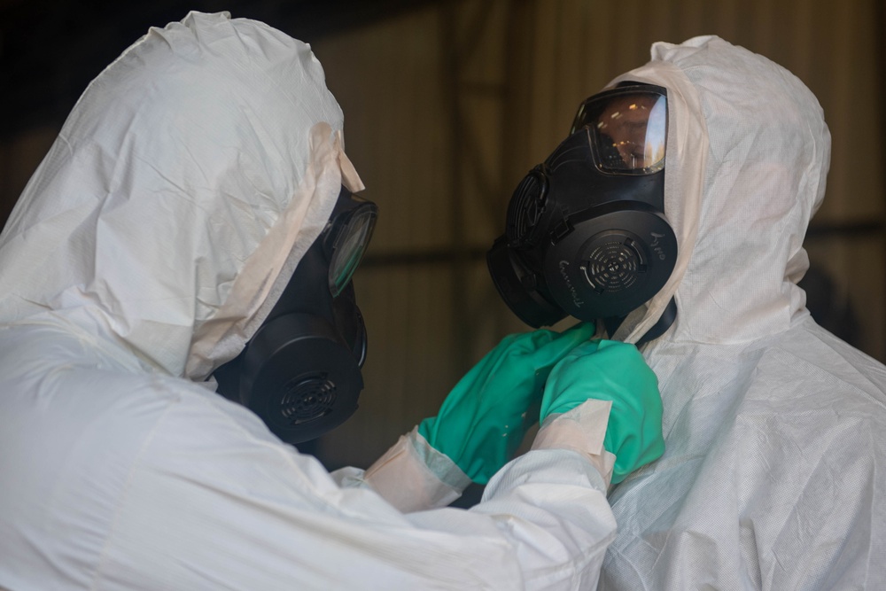 39th CES EM conducts contamination control station training