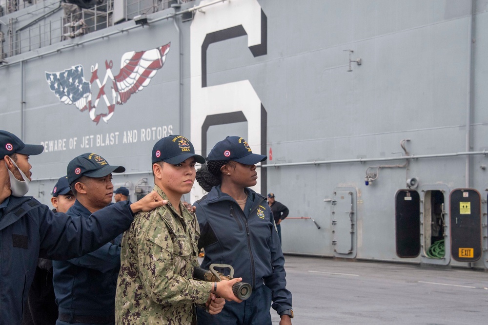 USS America Conducts Flightdeck Firefighting Excercises