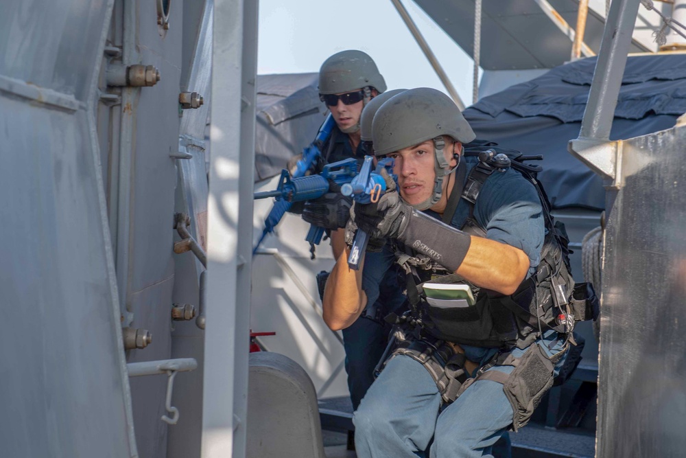 USS Higgins VBSS drills