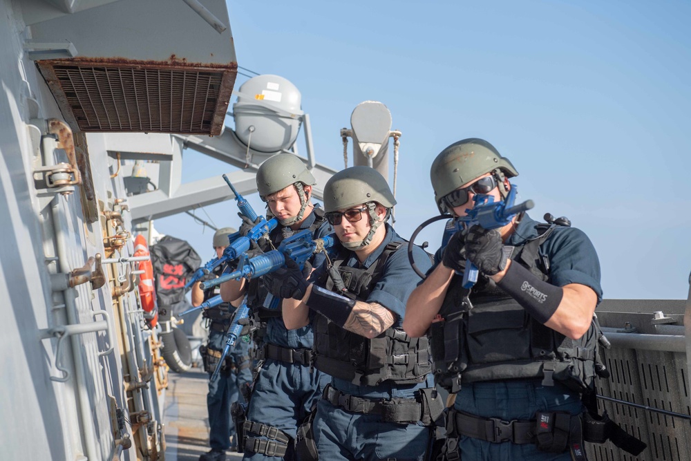 USS Higgins VBSS drills