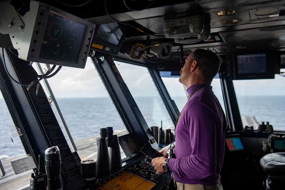 USS Carl Vinson (CVN 70) Conducts Flight Operations in Philippine Sea