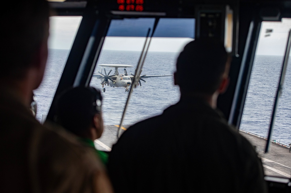 USS Carl Vinson (CVN 70) Conducts Flight Operations in Philippine Sea