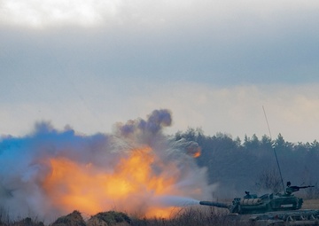 United Kingdom and Polish defense leaders visit NATO live-fire exercise