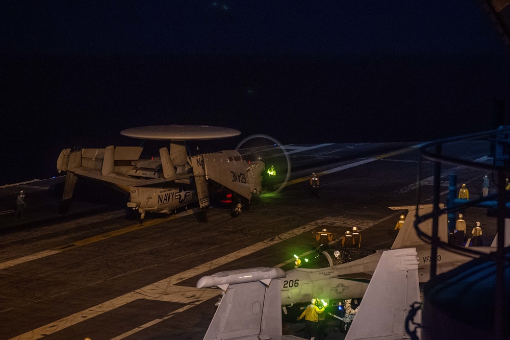 USS Carl Vinson (CVN 70) Conducts Night-Time Flight Operations