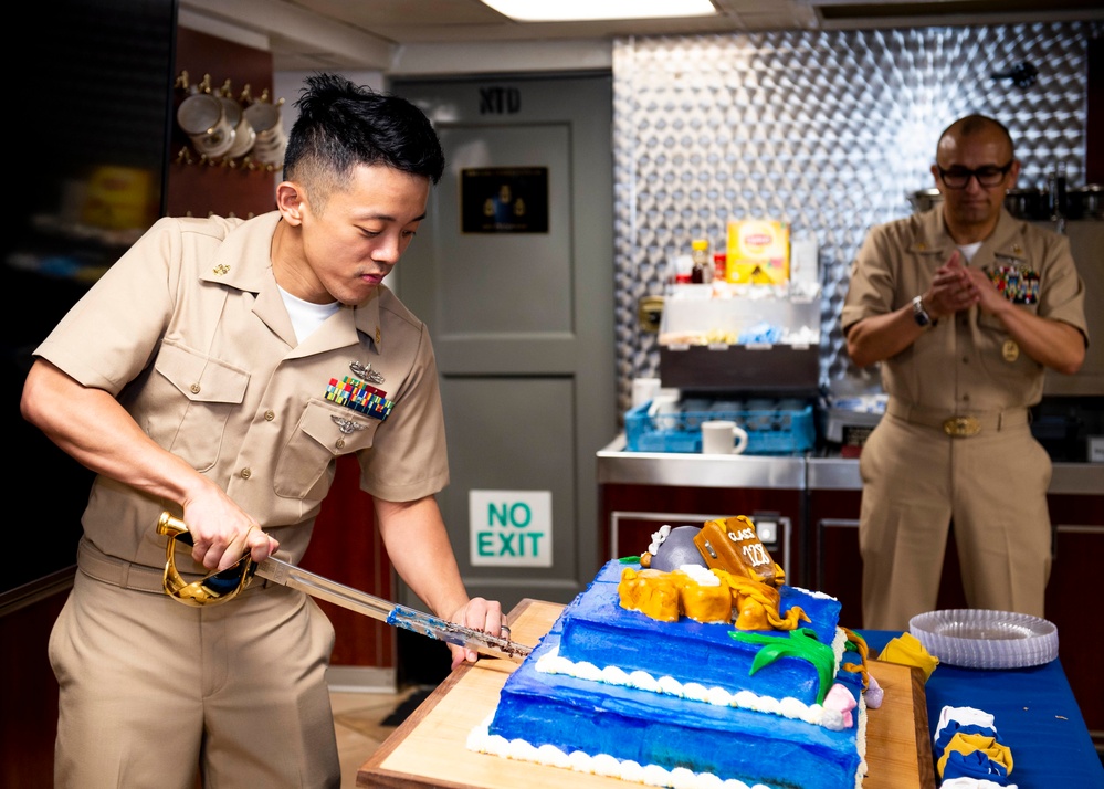 USS Carl Vinson (CVN 70) Conducts Chief Pinning Ceremony