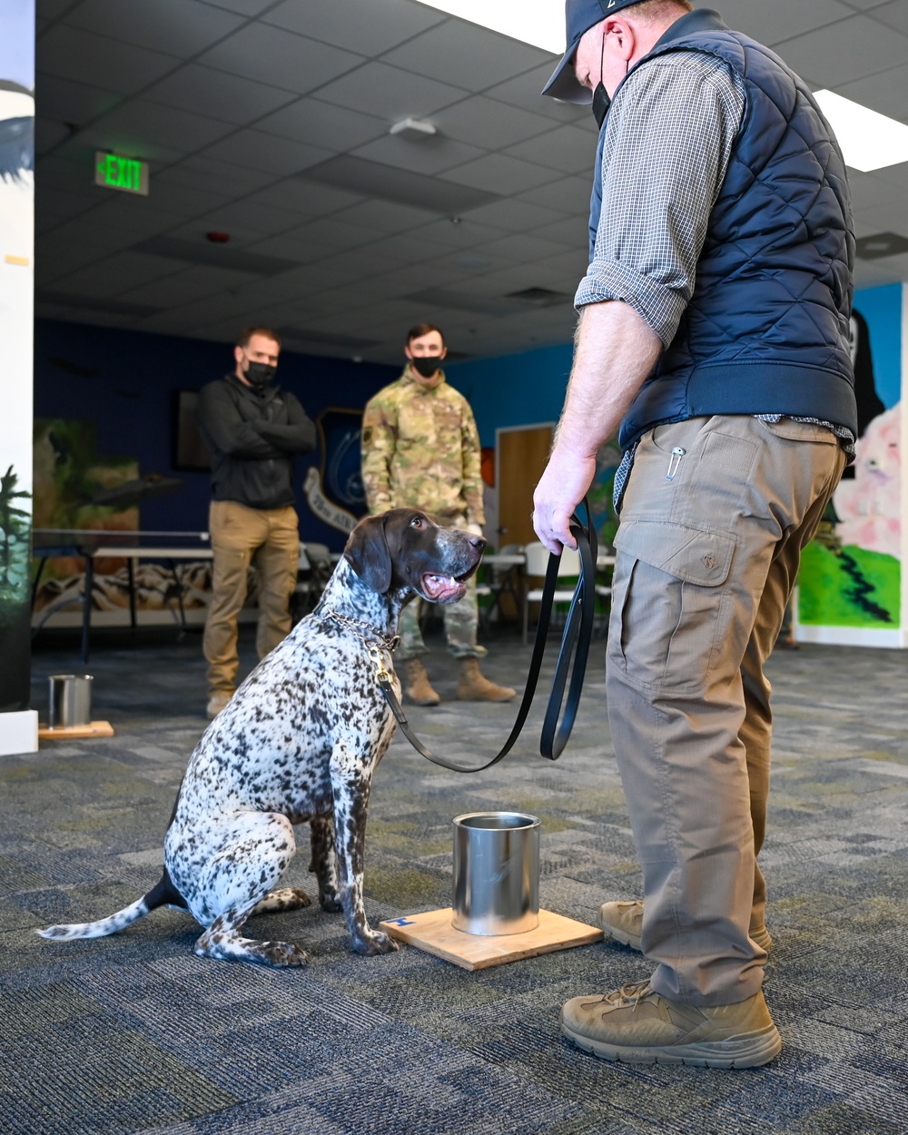 75th SFS MWDs, handlers participate in joint training with regional K-9s