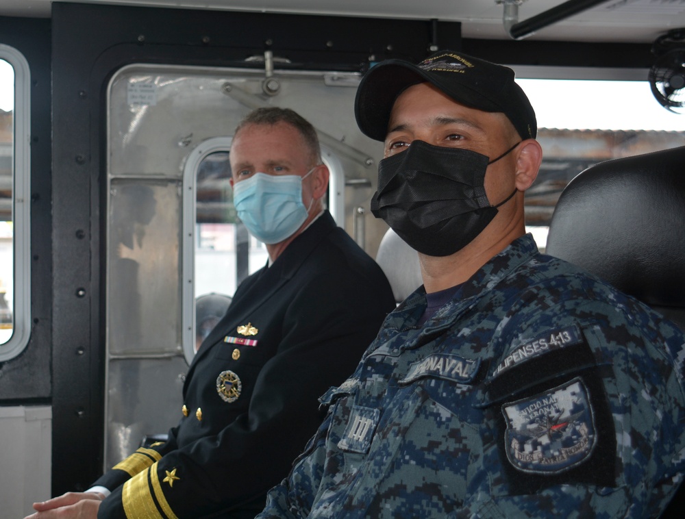 Commander, U.S. Naval Forces Southern Command/U.S. 4th Fleet Tours Panamanian Near Coastal Patrol Vessel with Ship's CO