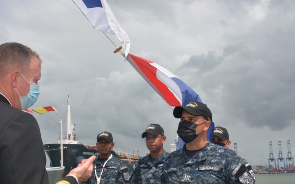 Commander, U.S. Naval Forces Southern Command/U.S. 4th Fleet Speaks to the CO of the Panamanian National Aero-naval Service Vessel General Omar Torrijos