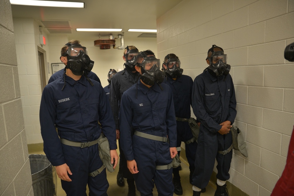 Damage Controlmen (DC) &quot;A&quot; School Confidence Chamber at Surface Warfare Engineering School Command (SWESC) Great Lakes.