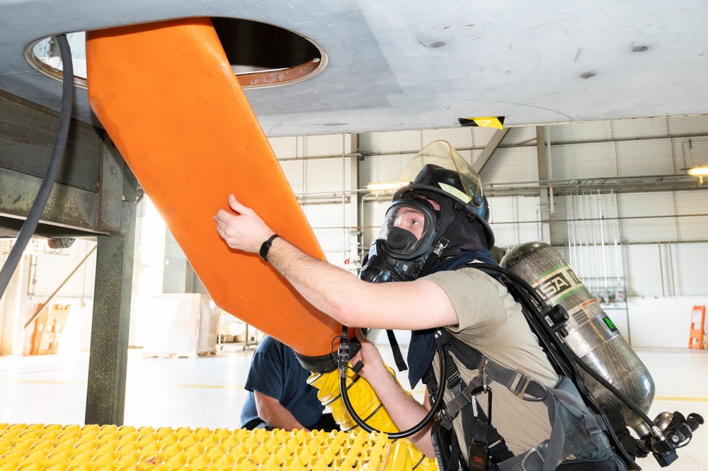 In a tight spot: Team Dover conducts fuel cell extraction exercise