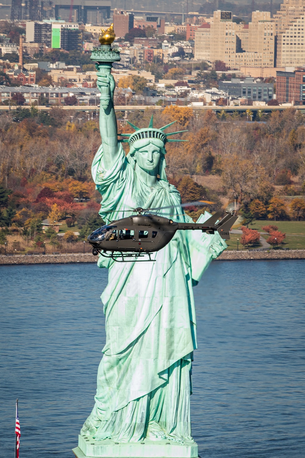 NJ Black Hawk and Lakota fly by NYC skyline