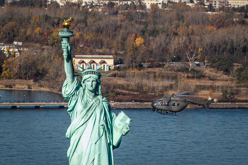 NJ Black Hawk and Lakota fly by NYC skyline