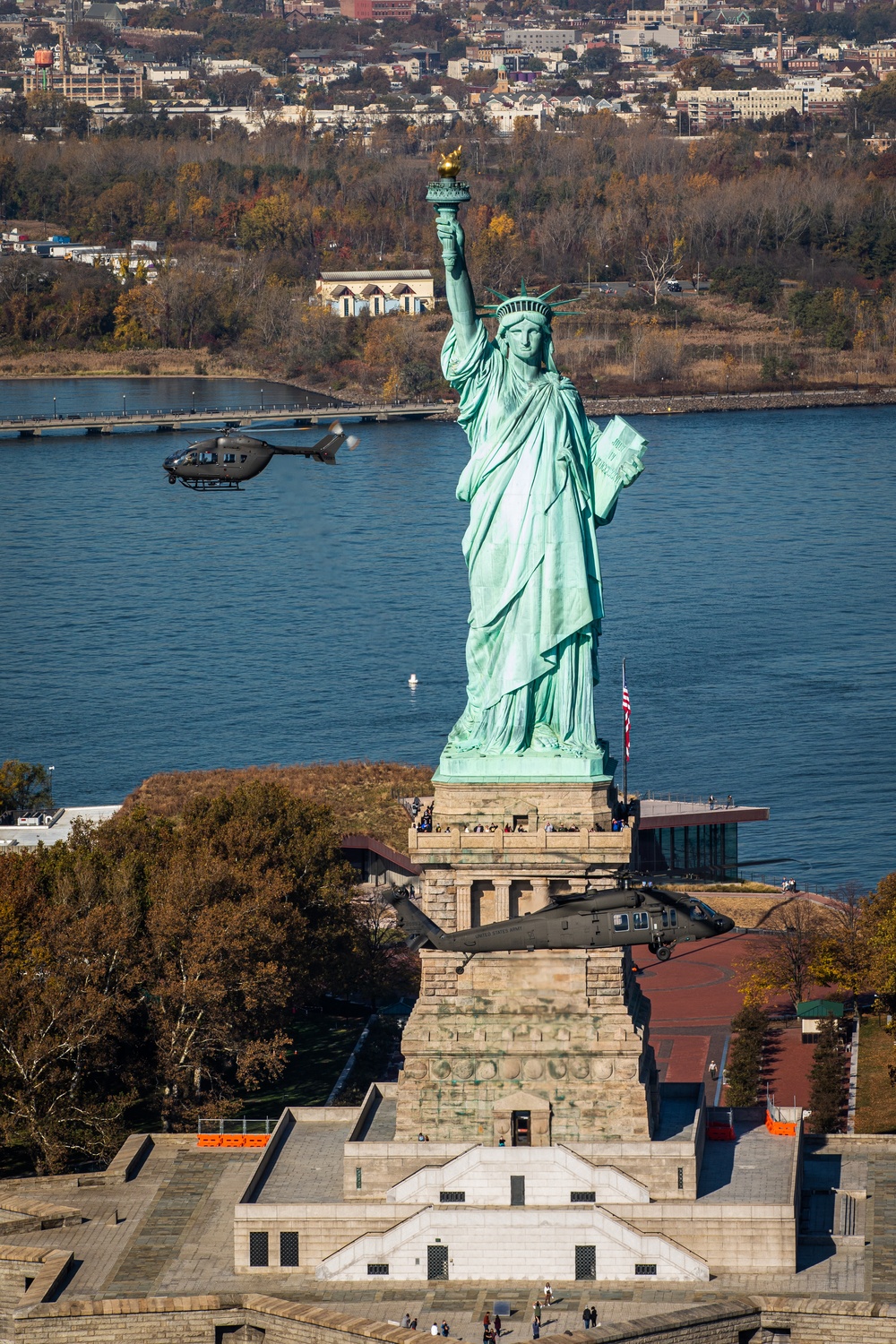 NJ Black Hawk and Lakota fly by NYC skyline