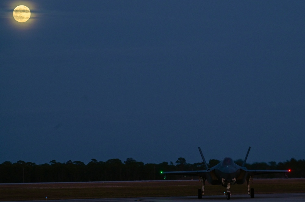 60th Fighter Squadron Jet Arrival