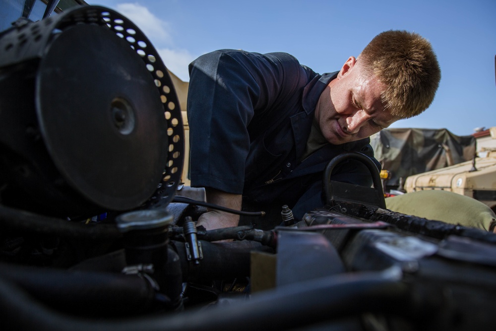 Maintenance Support Team Helping 11th Marines