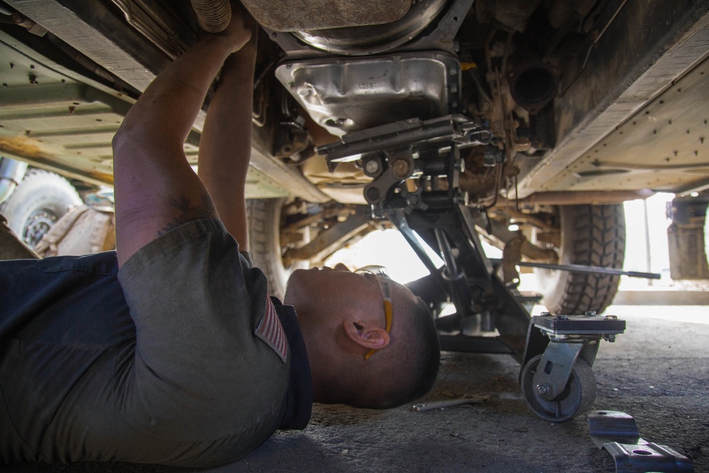 Maintenance Support Team Helping 11th Marines