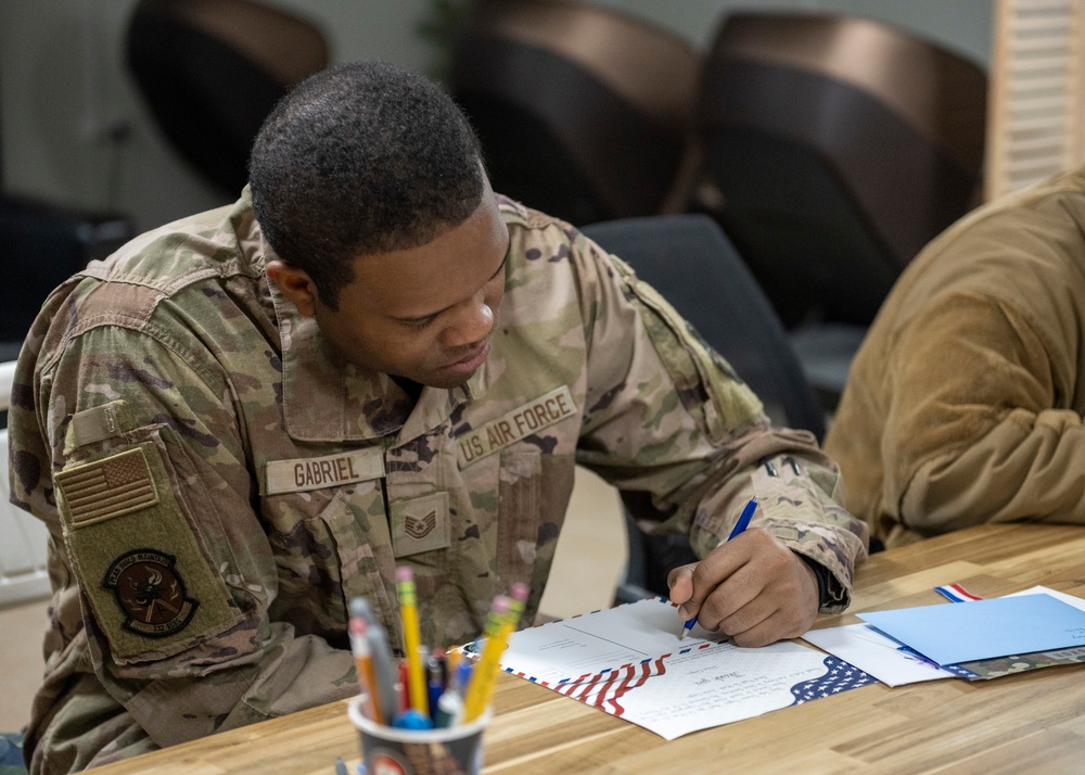 Volunteers keep Oasis stocked for Airmen