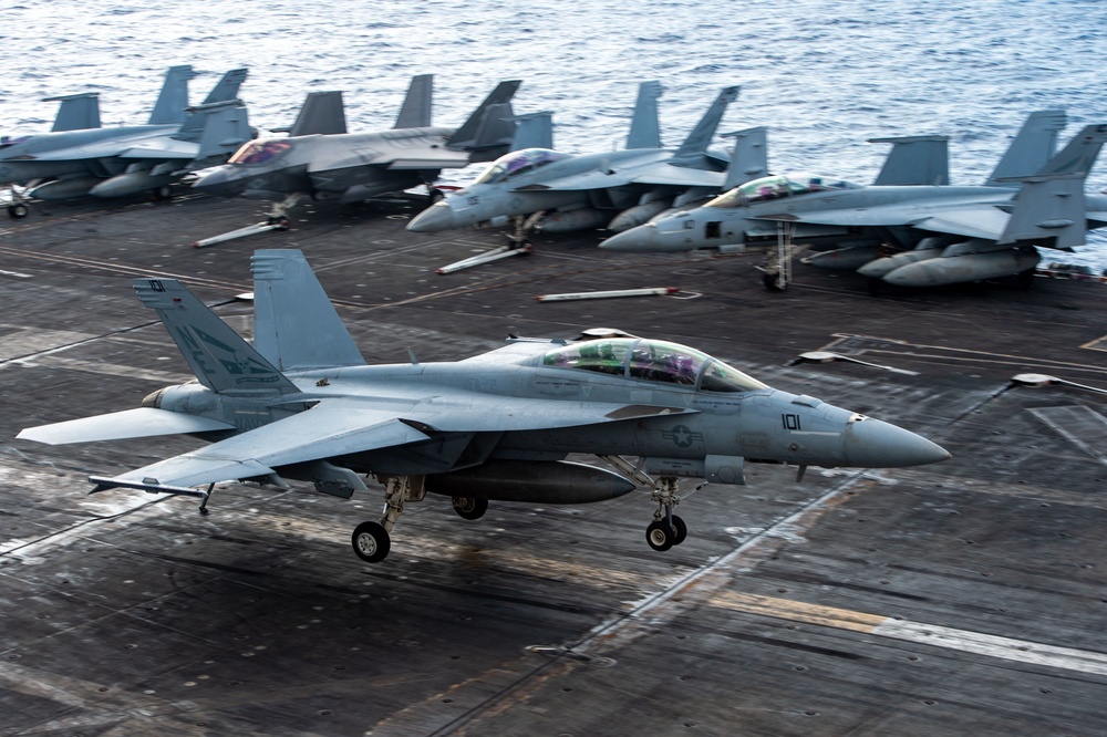 USS Carl Vinson (CVN 70) Conducts Flight Operations in Philippine Sea