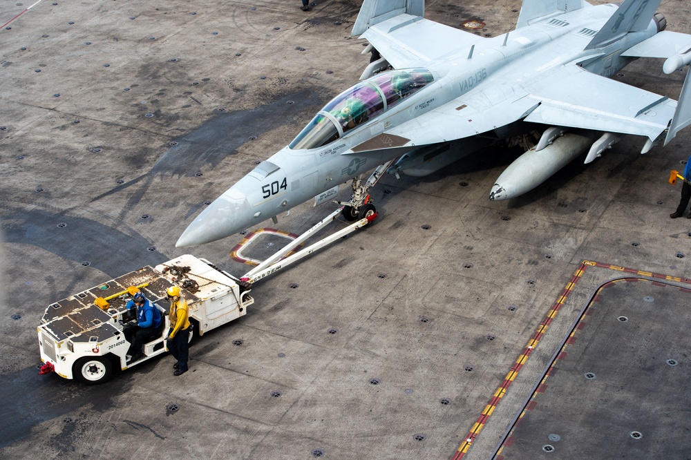 USS Carl Vinson (CVN 70) Conducts Flight Operations in Philippine Sea