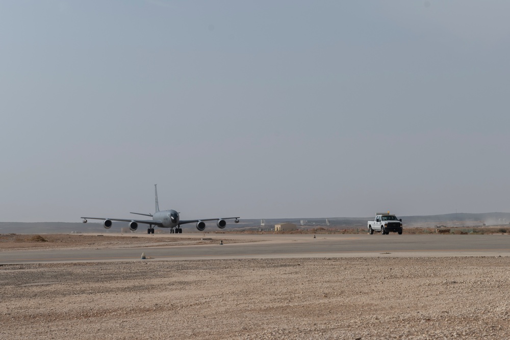 332nd ELRS refuels tanker