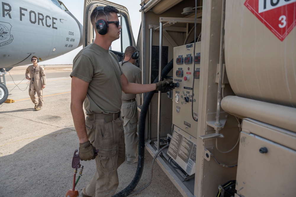 332nd ELRS refuels tanker