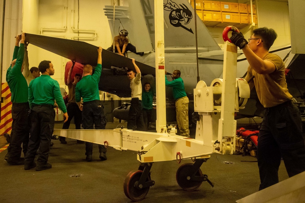 USS Carl Vinson (CVN 70) Sailors Conduct Maintenance in the Philippine Sea