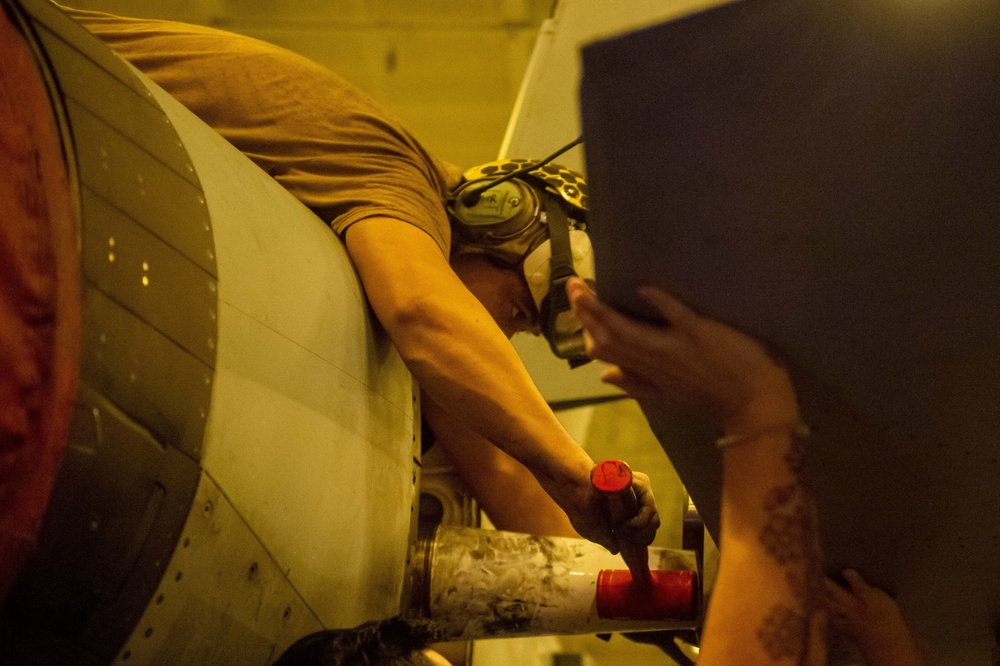 USS Carl Vinson (CVN 70) Sailors Conduct Maintenance in the Philippine Sea