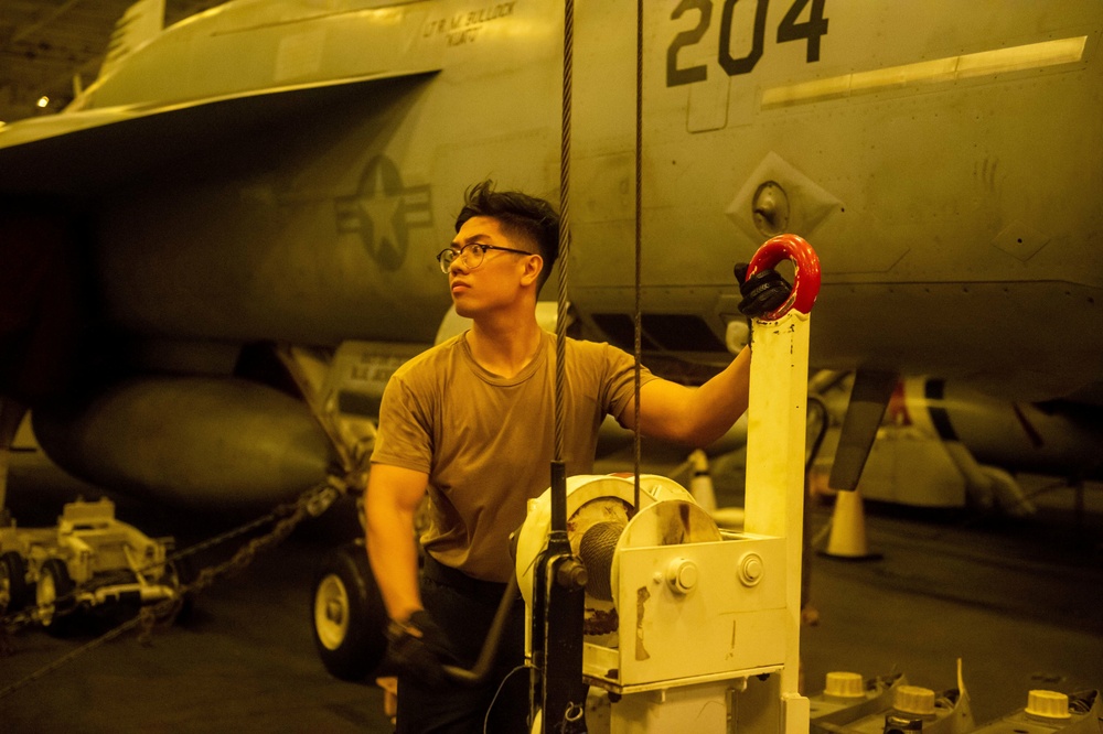 USS Carl Vinson (CVN 70) Sailors Conduct Maintenance in the Philippine Sea