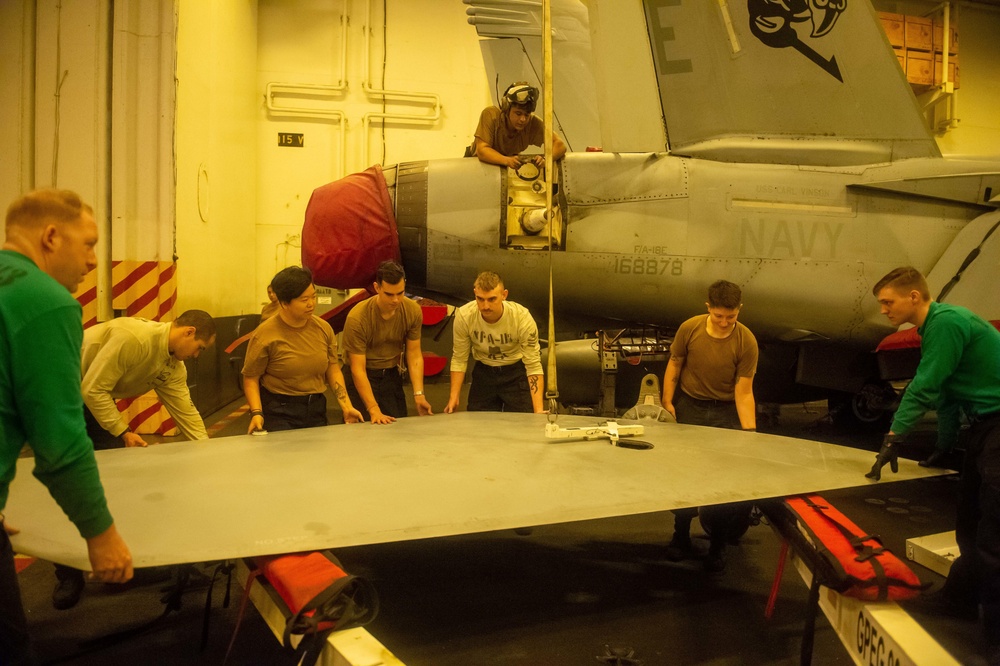 USS Carl Vinson (CVN 70) Sailors Conduct Maintenance in the Philippine Sea