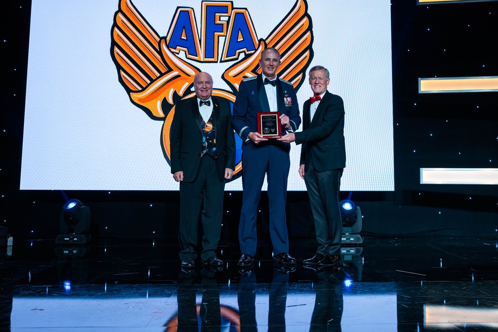 USSF leads discussions at AFA’s Schriever Space Futures Forum, wins awards during Inaugural Space Force Ball