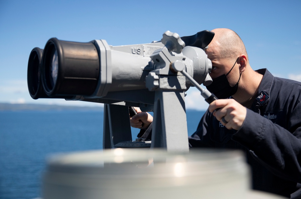 USS Tulsa Transits the San Bernardino Strait