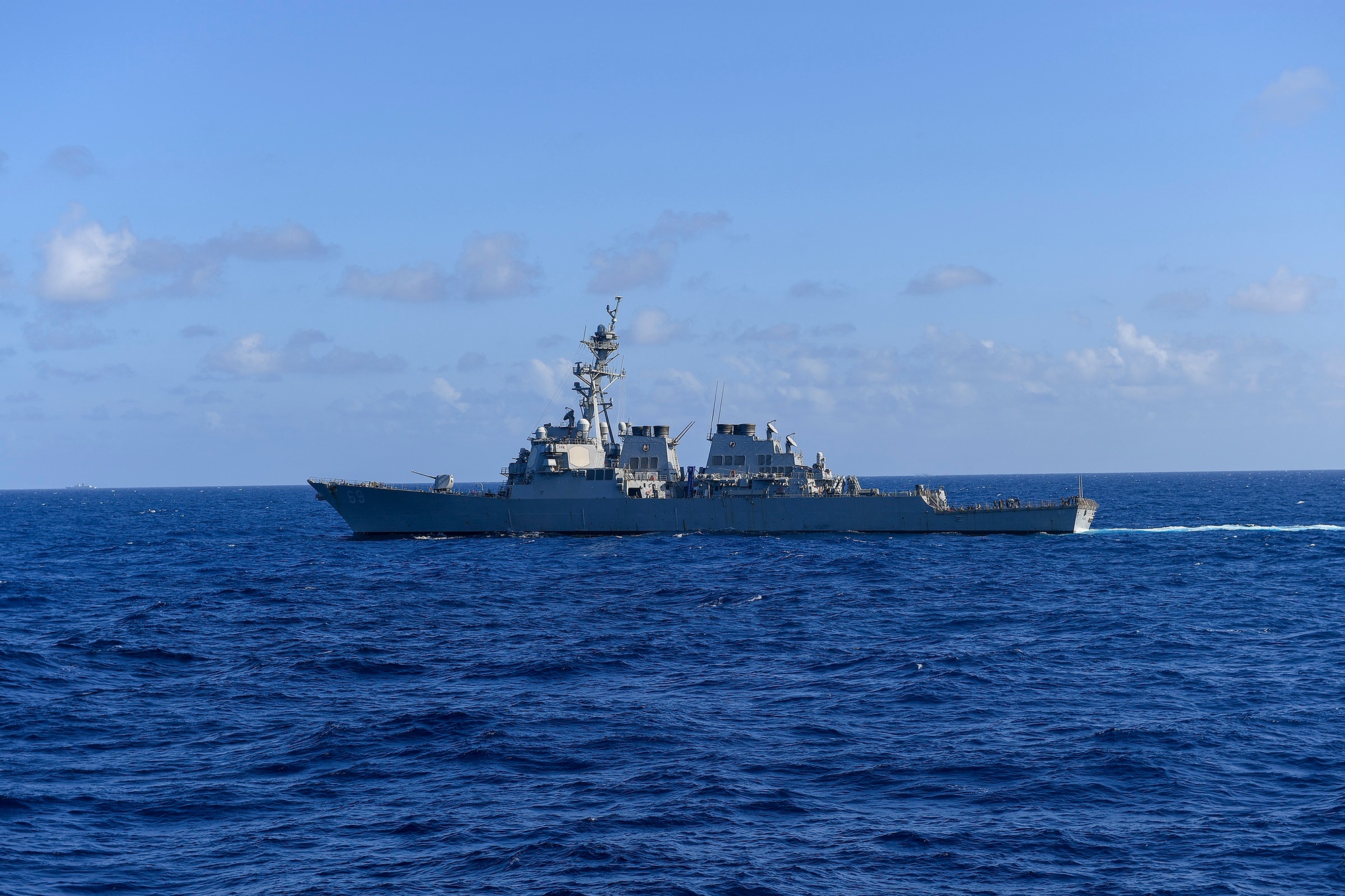 DVIDS - Images - USS Milius (DDG 69) Sails The South China Sea 