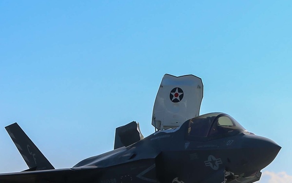 United States, United Kingdom and Italy Conduct Cross-Deck Operations